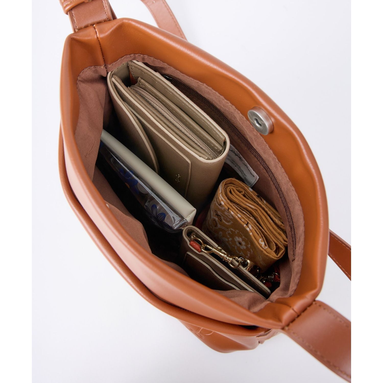 Legato Largo Link Shoulder Bag (Camel)