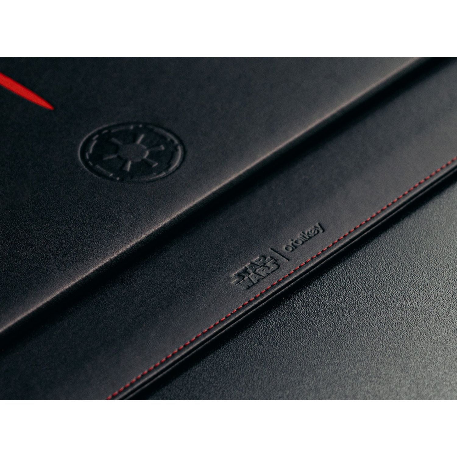 Orbitkey Star Wars Hybrid Laptop Sleeve 16" (Darth Vader)
