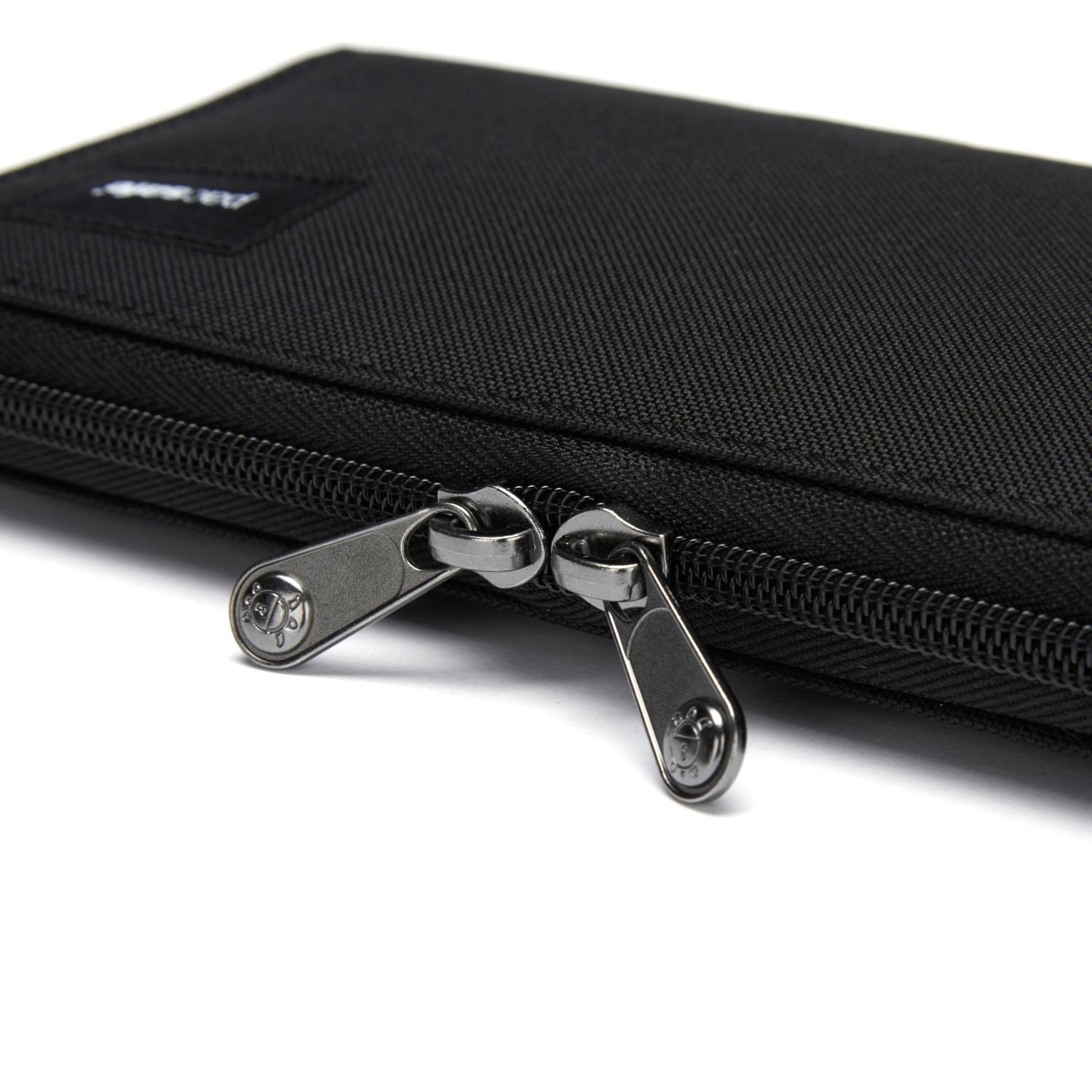 Pacsafe RFIDsafe Continental Wallet - Jet Black