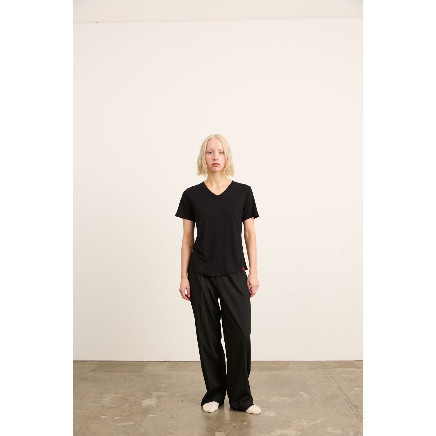 Paire Women's Merino Wool-Blend V-Neck T-Shirt (Black) - S