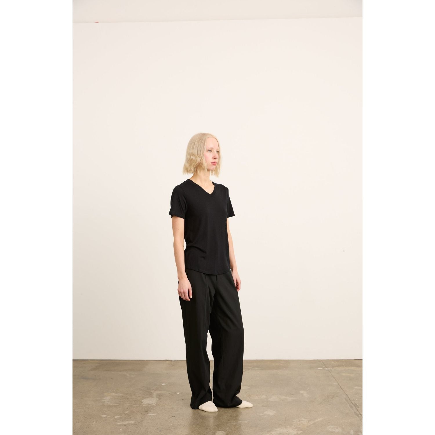 Paire Women's Merino Wool-Blend V-Neck T-Shirt (Black) - S