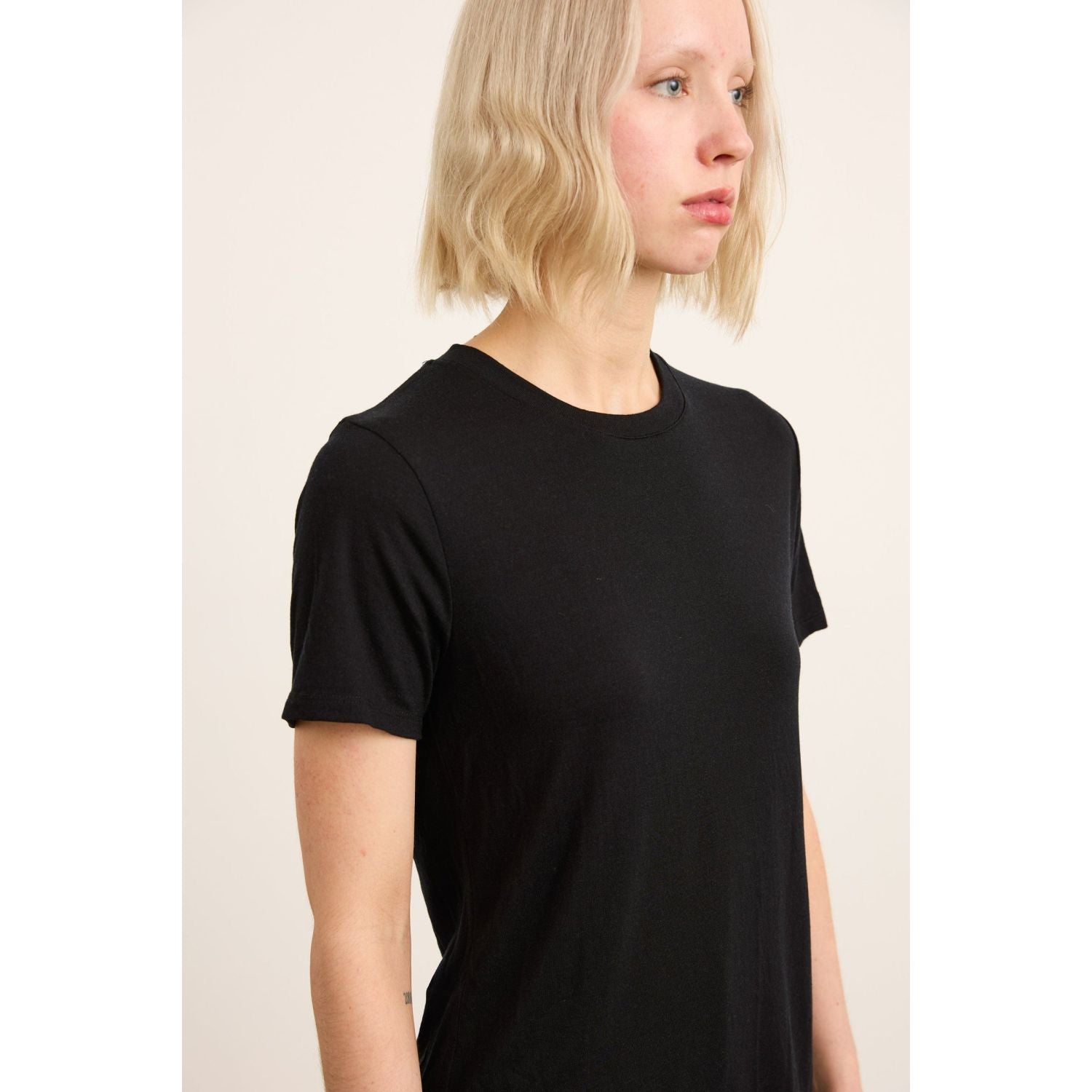 Paire Women's Merino Wool-Blend Crew Neck T-Shirt (Black) - M