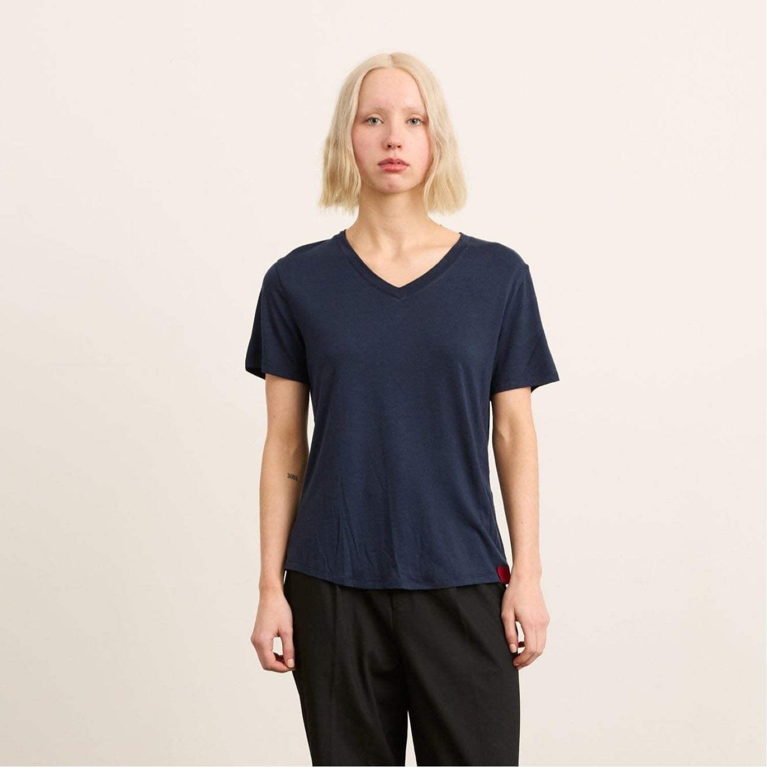 Paire Women's Merino Wool-Blend V-Neck T-Shirt (Navy) - S
