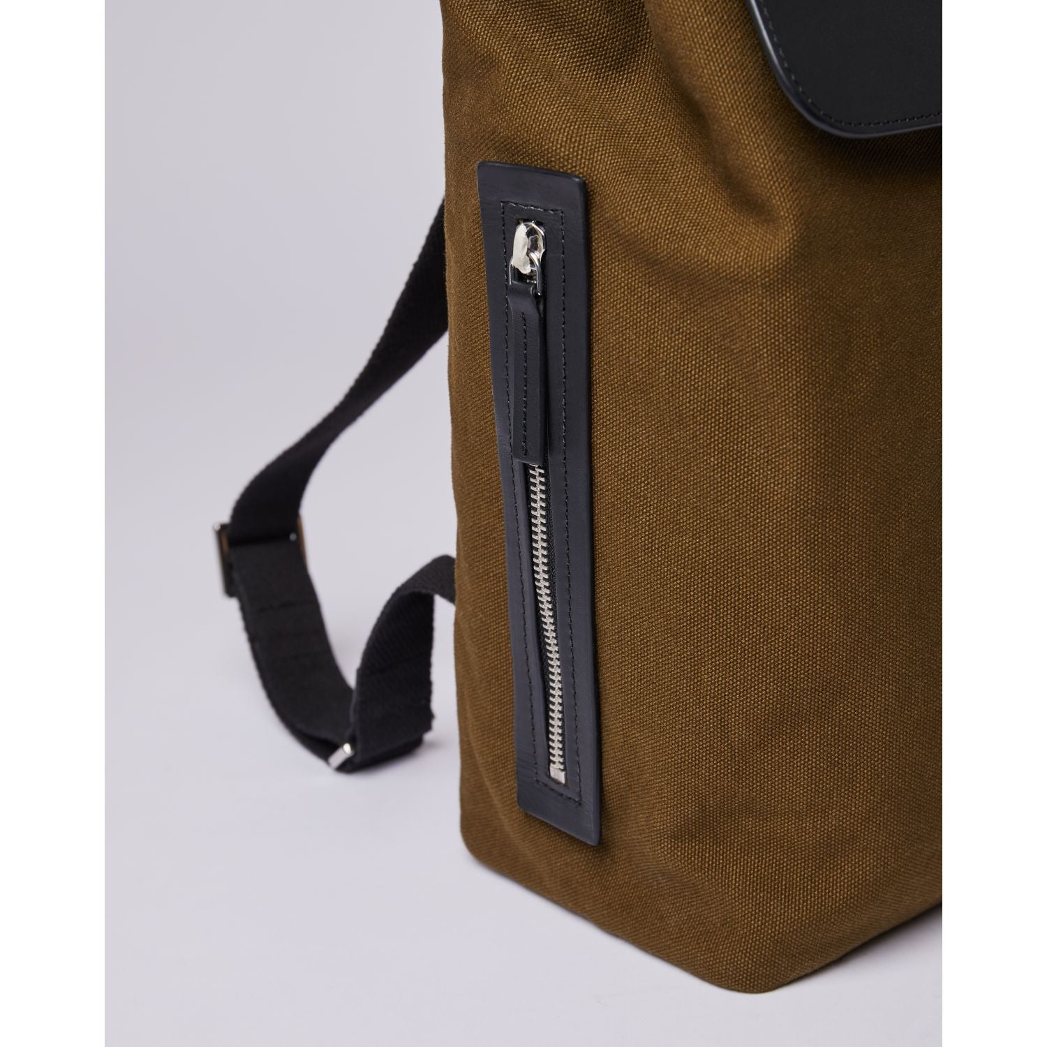 Sandqvist Alva Metal Hook Backpack - Olive