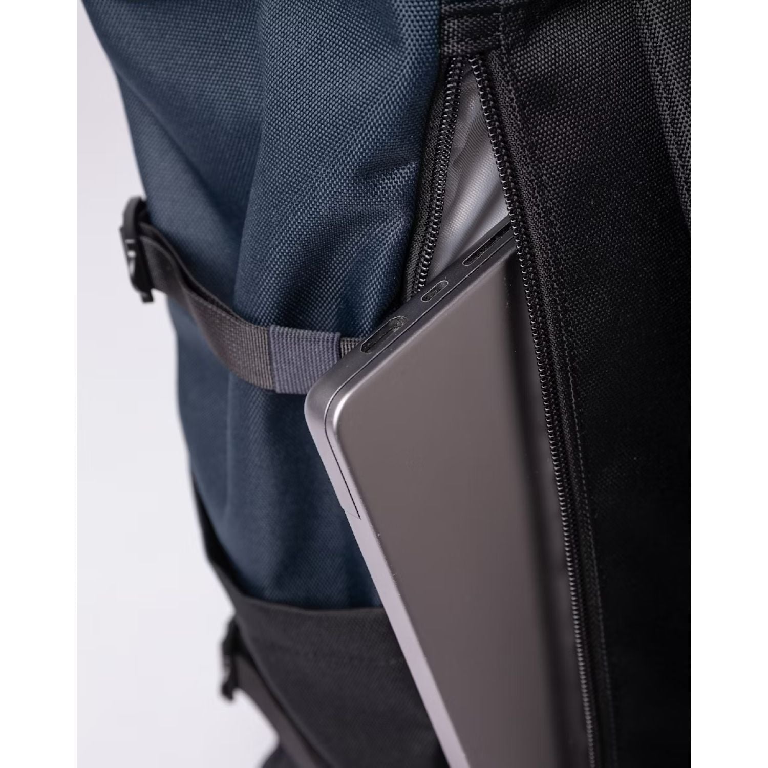 Sandqvist Bernt Backpack - Multi Black/Navy