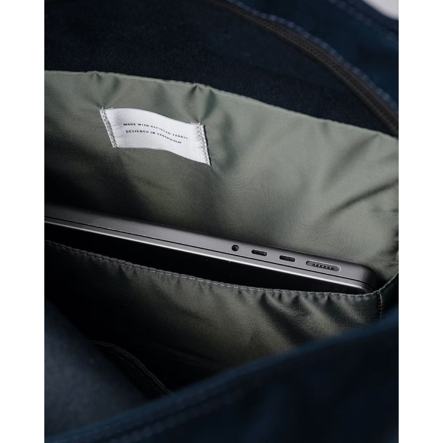 Sandqvist Dante Vegan Backpack - Navy W/ Grey Webbing