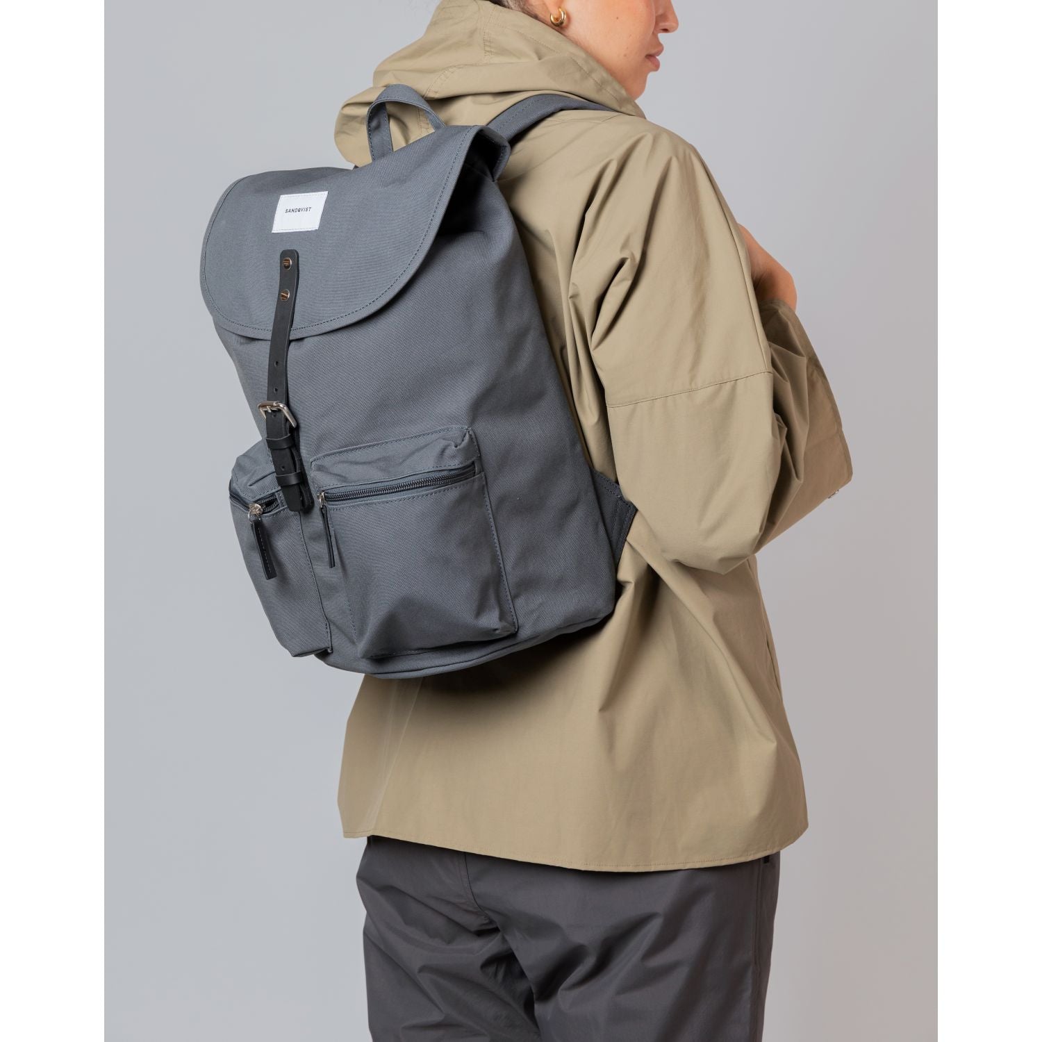 Sandqvist Roald Backpack - Dark Slate W/ Navy Webbing