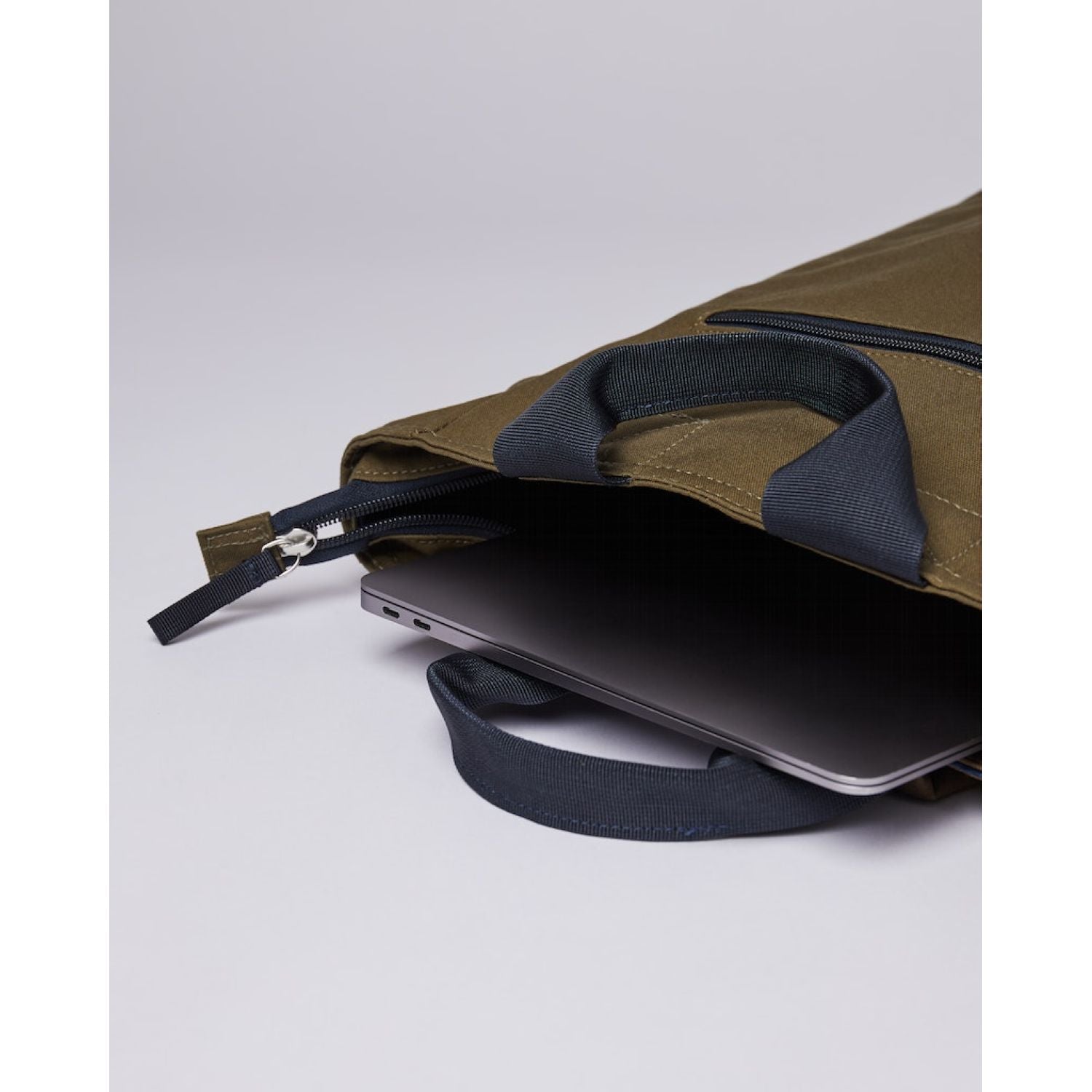 Sandqvist Tony Vegan Backpack - Olive W/ Navy Webbing