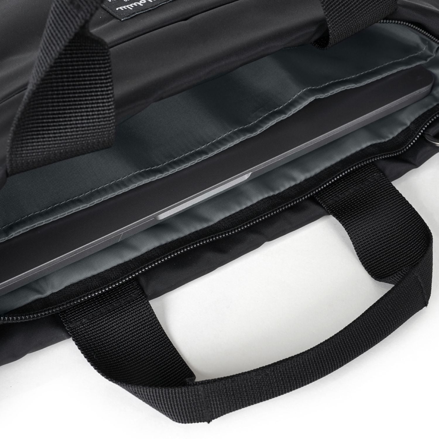 Hellolulu Sara 3-Way Sleeve Case 16" Recycled (Raven Black)