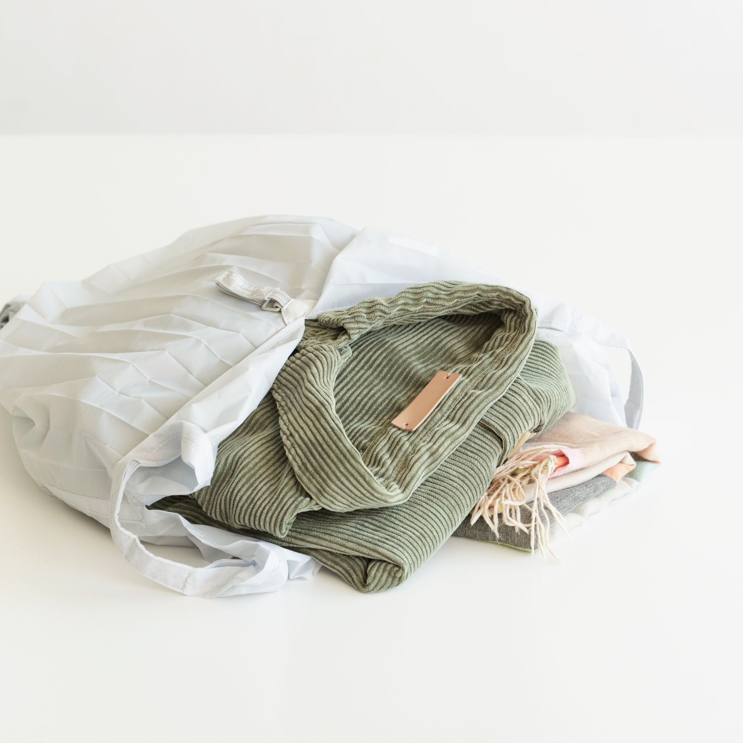 Shupatto Foldable Minimal Bag 12L - Lime Sorbet