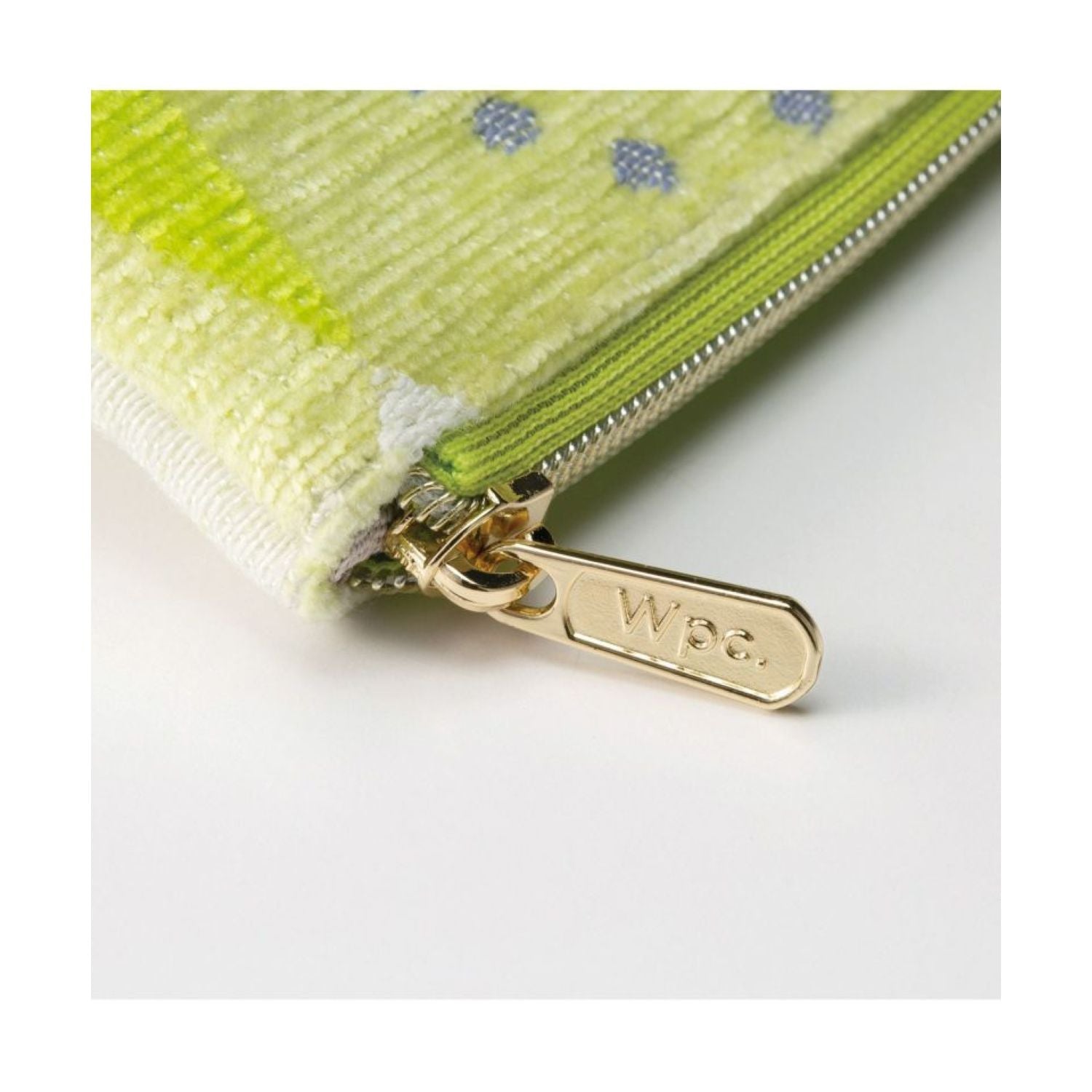 WPC Gobelins Tapestry Boat Shaped Round Pouch (Camellia Navy)