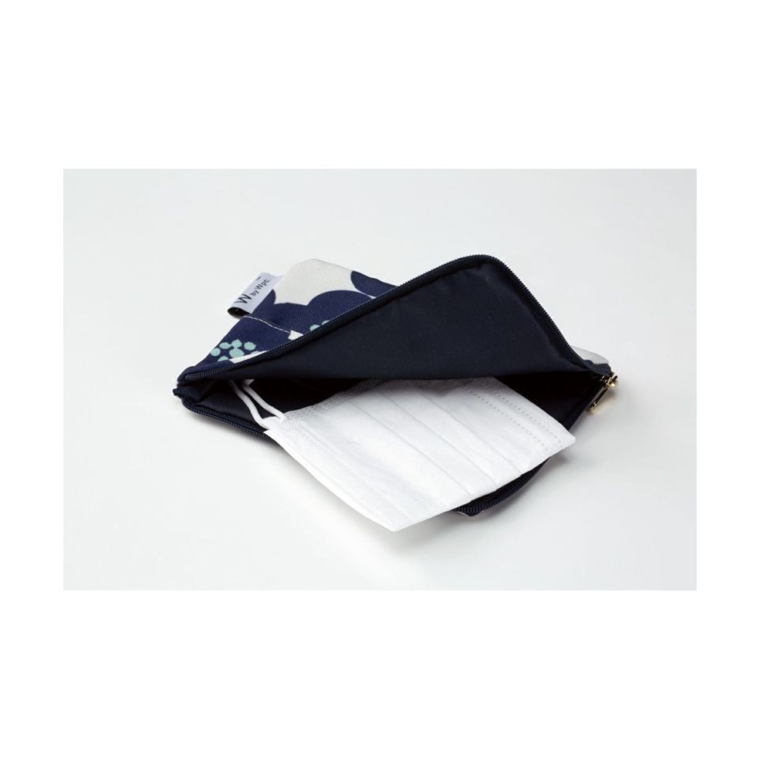 WPC Small Tissue Pouch (Blooming Tulip Red)