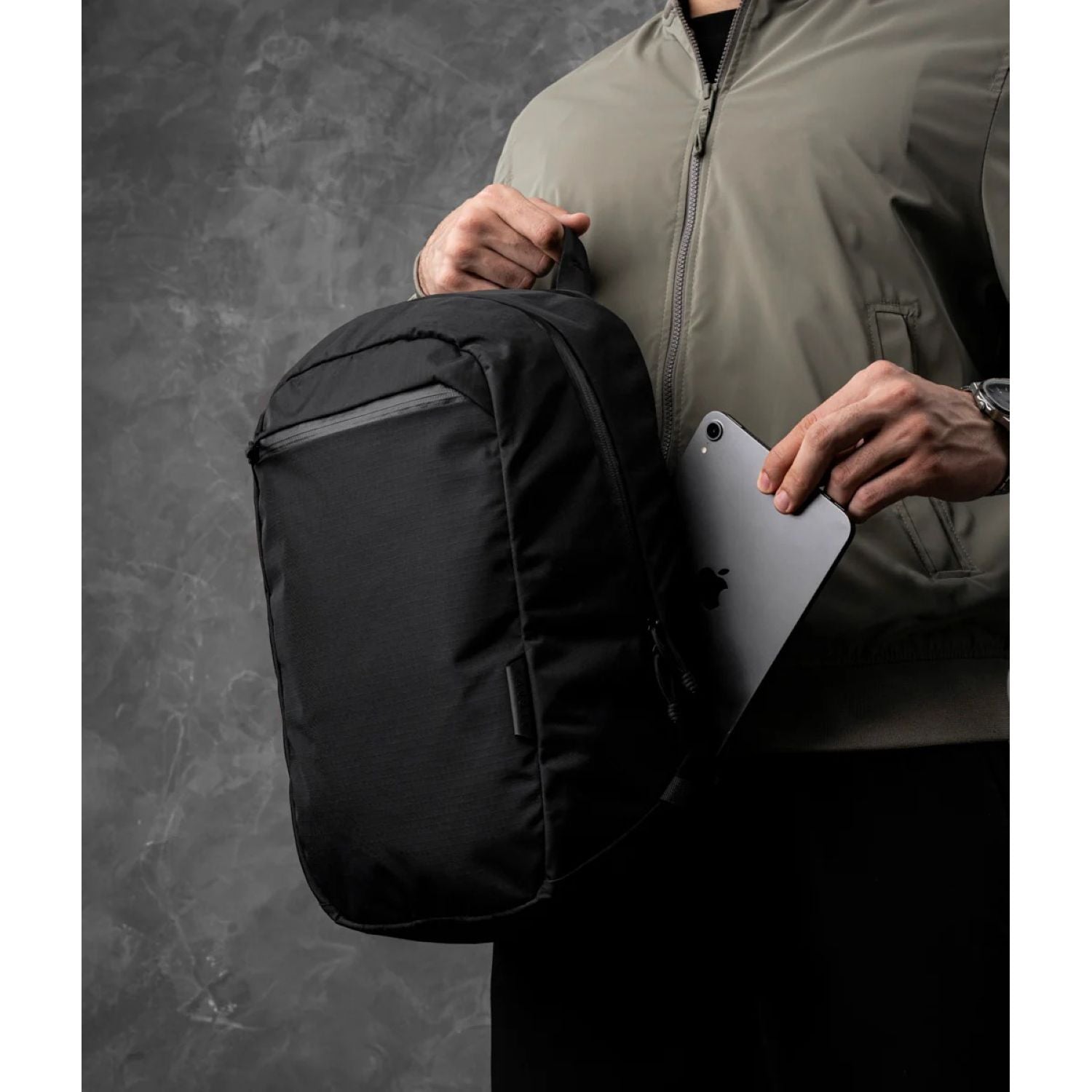 ALPAKA Aero Backpack Lite Axoflux 210D 16L (Black)