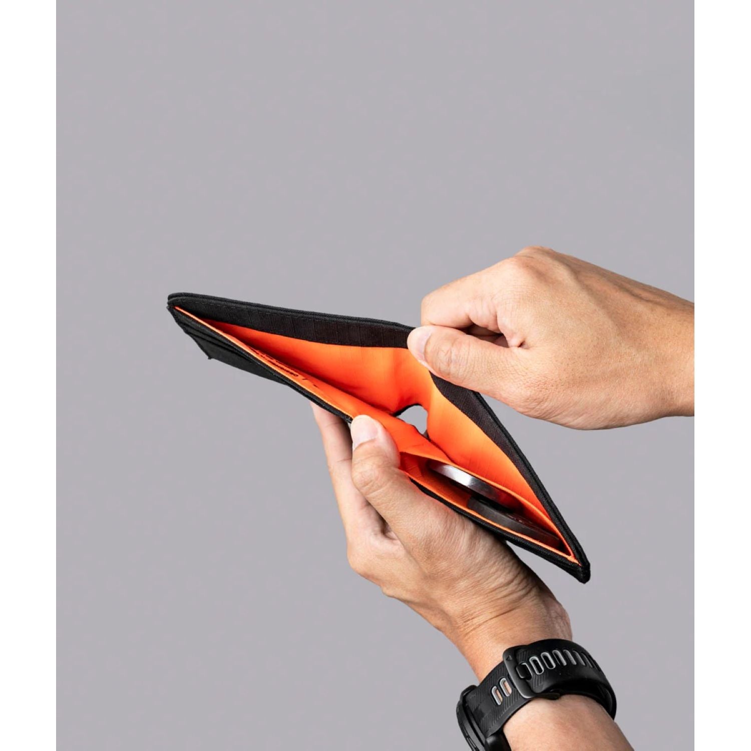 ALPAKA ARK Classic Wallet Axogrid 210D (Black)