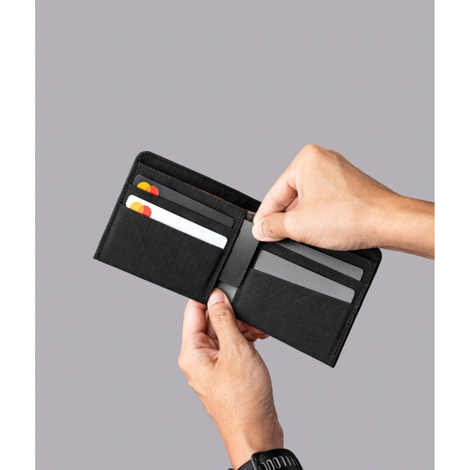 ALPAKA ARK Classic Wallet Axogrid 210D (Black)