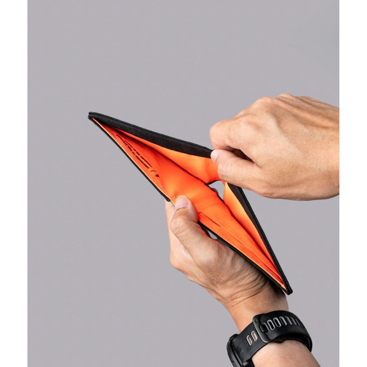 ALPAKA ARK Classic Wallet Axogrid 210D (Black)