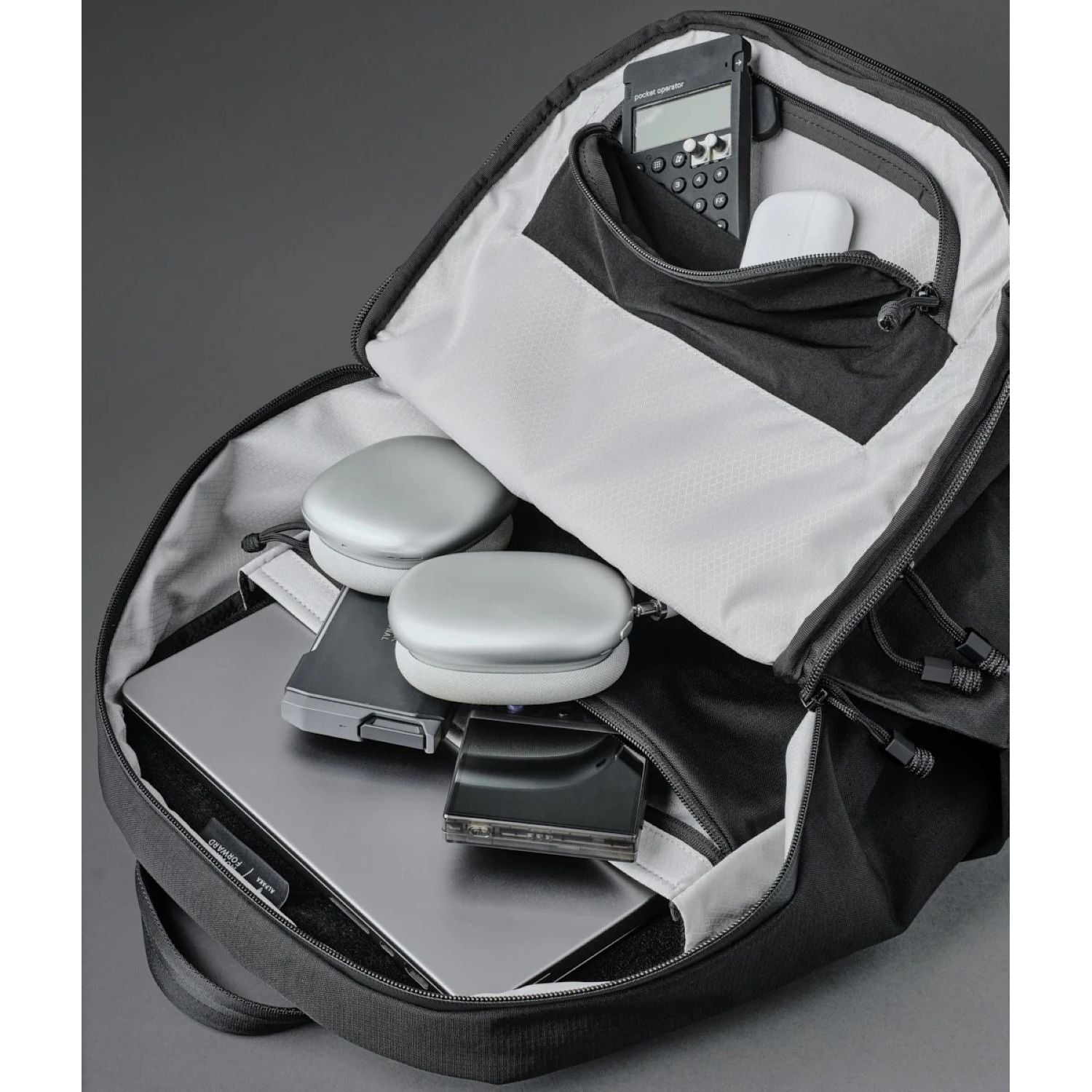 ALPAKA Bravo Backpack 23L Axoflux 400D (Black)