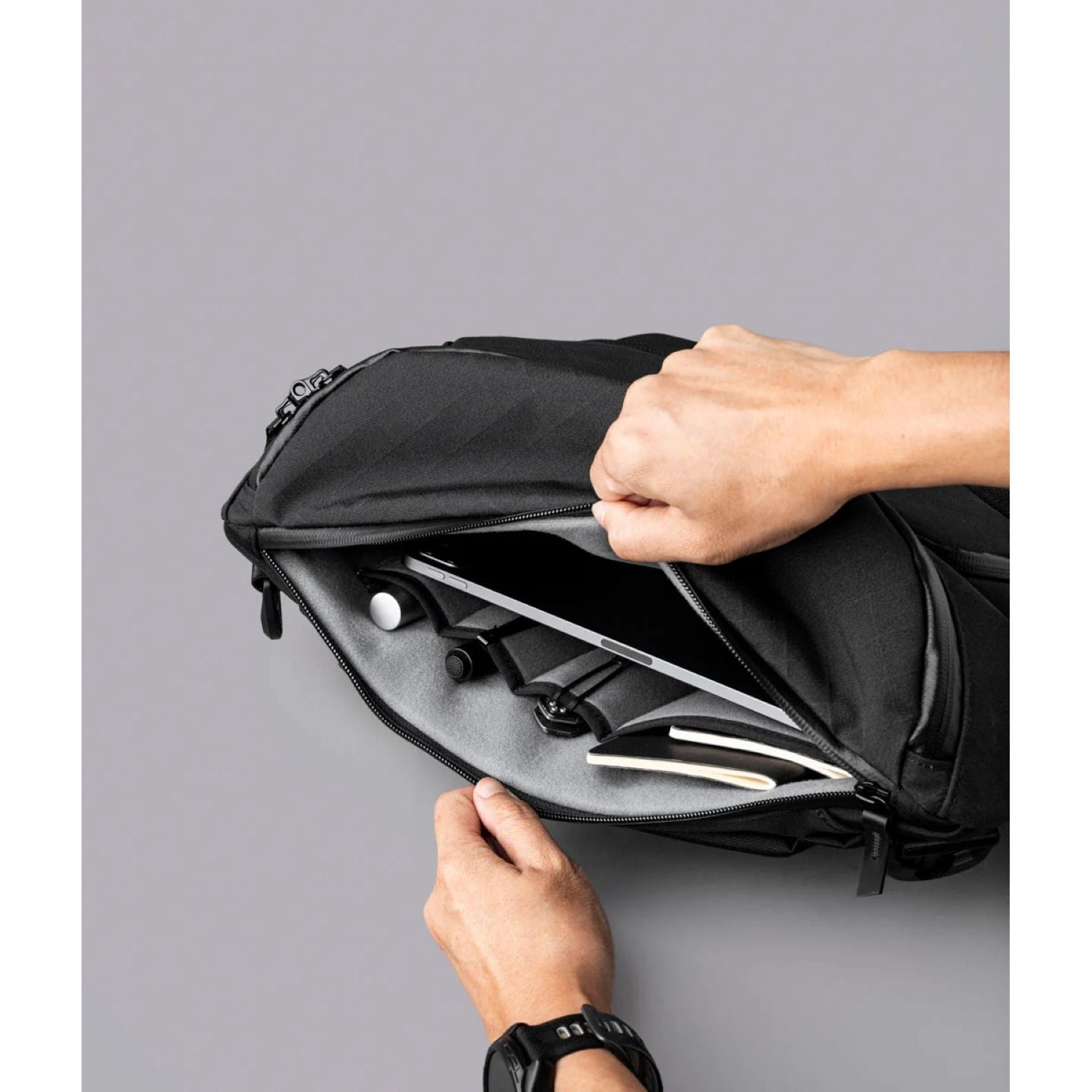 ALPAKA Bravo Sling Max V2 Axogrid 300D (Black)