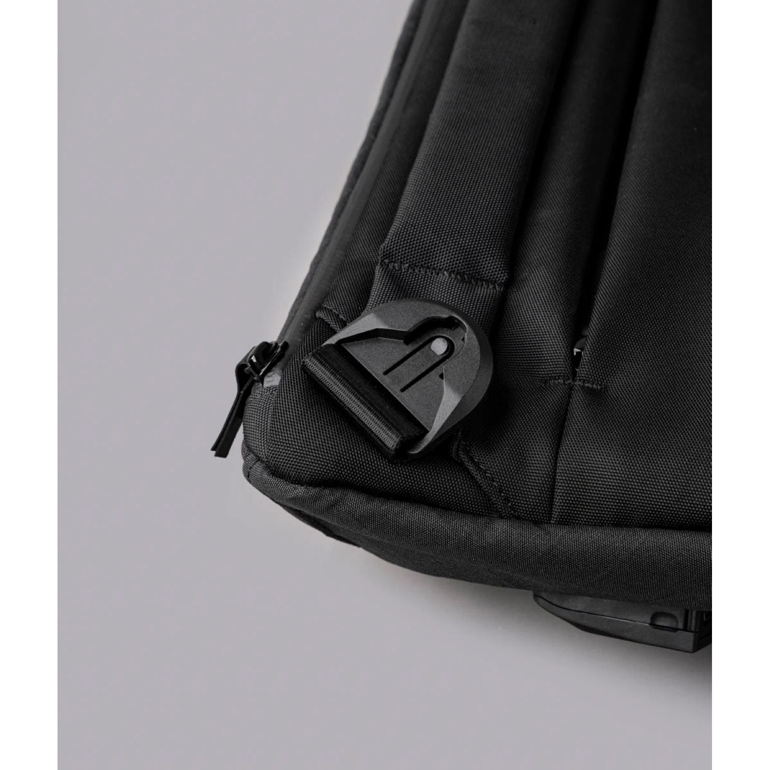 ALPAKA Bravo Sling Max V2 Axogrid 300D (Black)