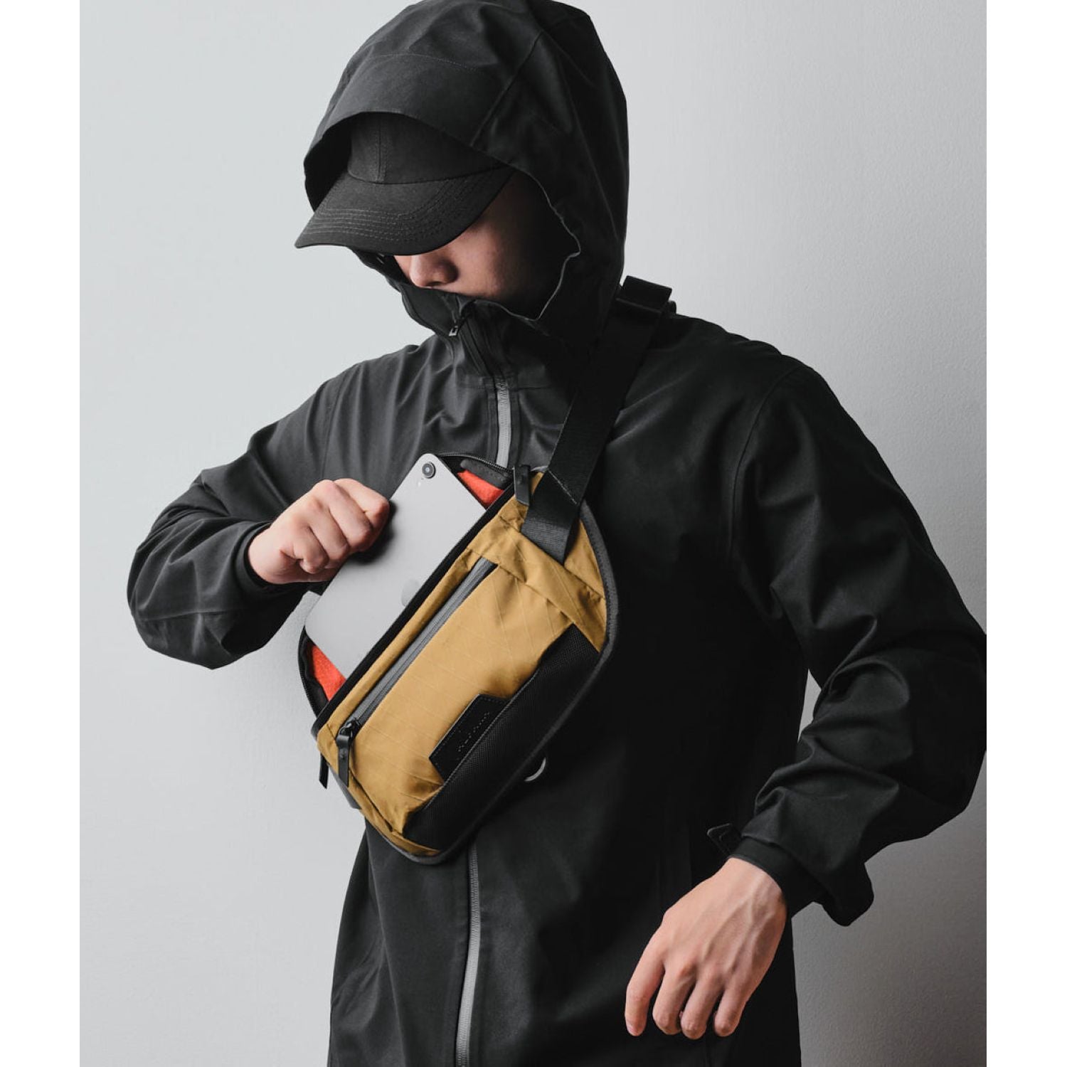 ALPAKA Bravo Sling Mini V2 X-Pac VX21 (Coyote Brown)