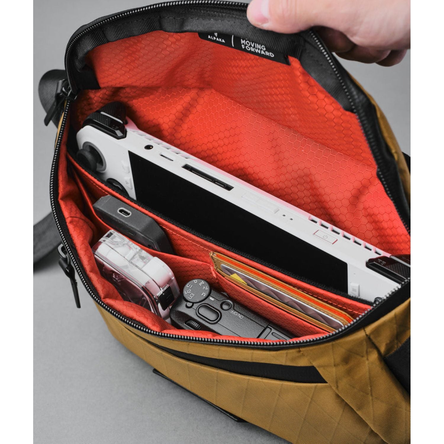 ALPAKA Bravo Sling Mini V2 X-Pac VX21 (Coyote Brown)