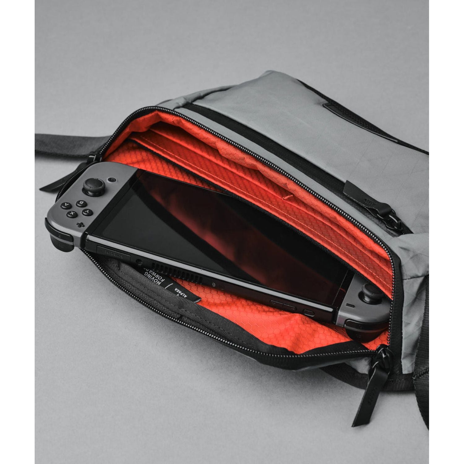 ALPAKA Bravo Sling Mini V2 X-Pac VX21 (Slated Grey)