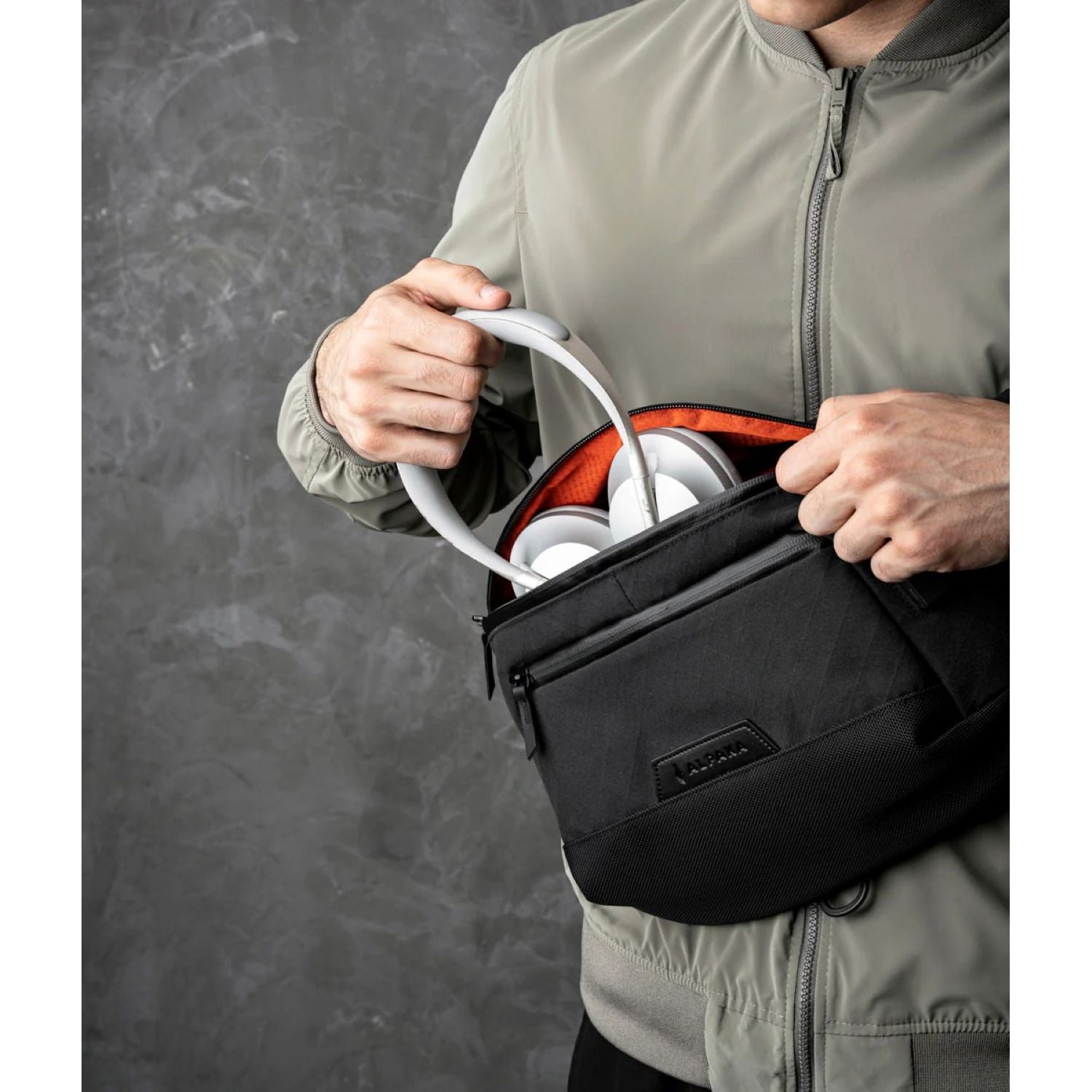 ALPAKA Bravo X Sling V2 Axogrid 300D (Black)