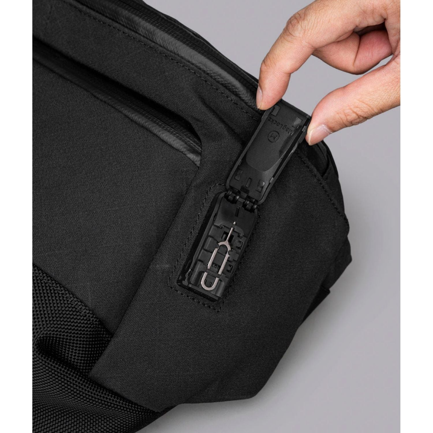 ALPAKA Bravo X Sling V2 Axogrid 300D (Black)