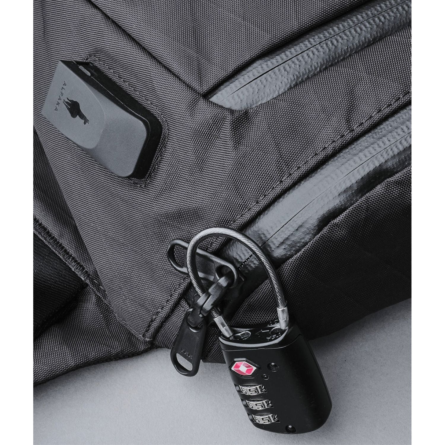 ALPAKA Bravo X Sling V2 X-Pac VX42 (Black)