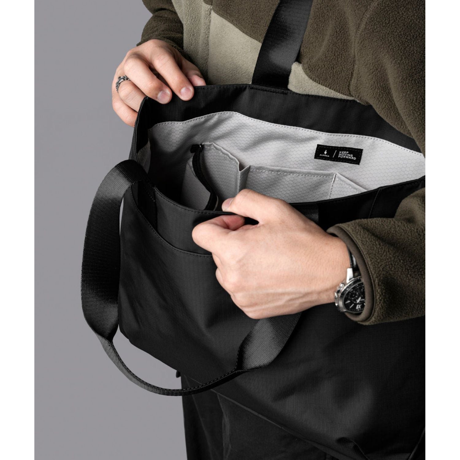 ALPAKA Elements Tote Bag (M) Axoflux 210D (Black/Grey)