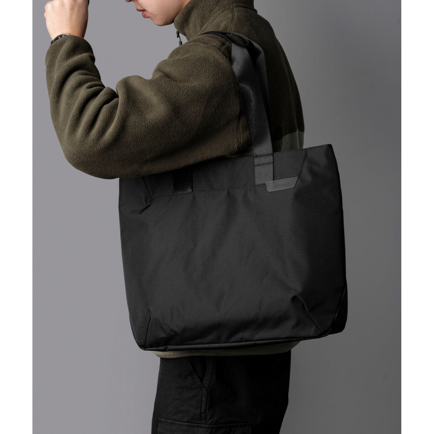 ALPAKA Elements Tote Bag (M) Axoflux 210D (Black/Grey)