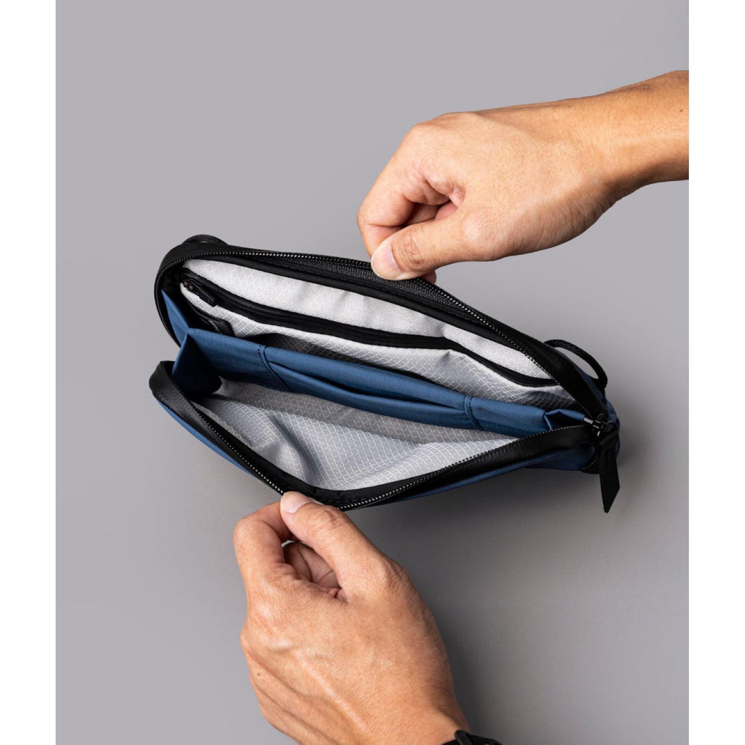 ALPAKA Flight Pouch Axoflux 210D (Blue)