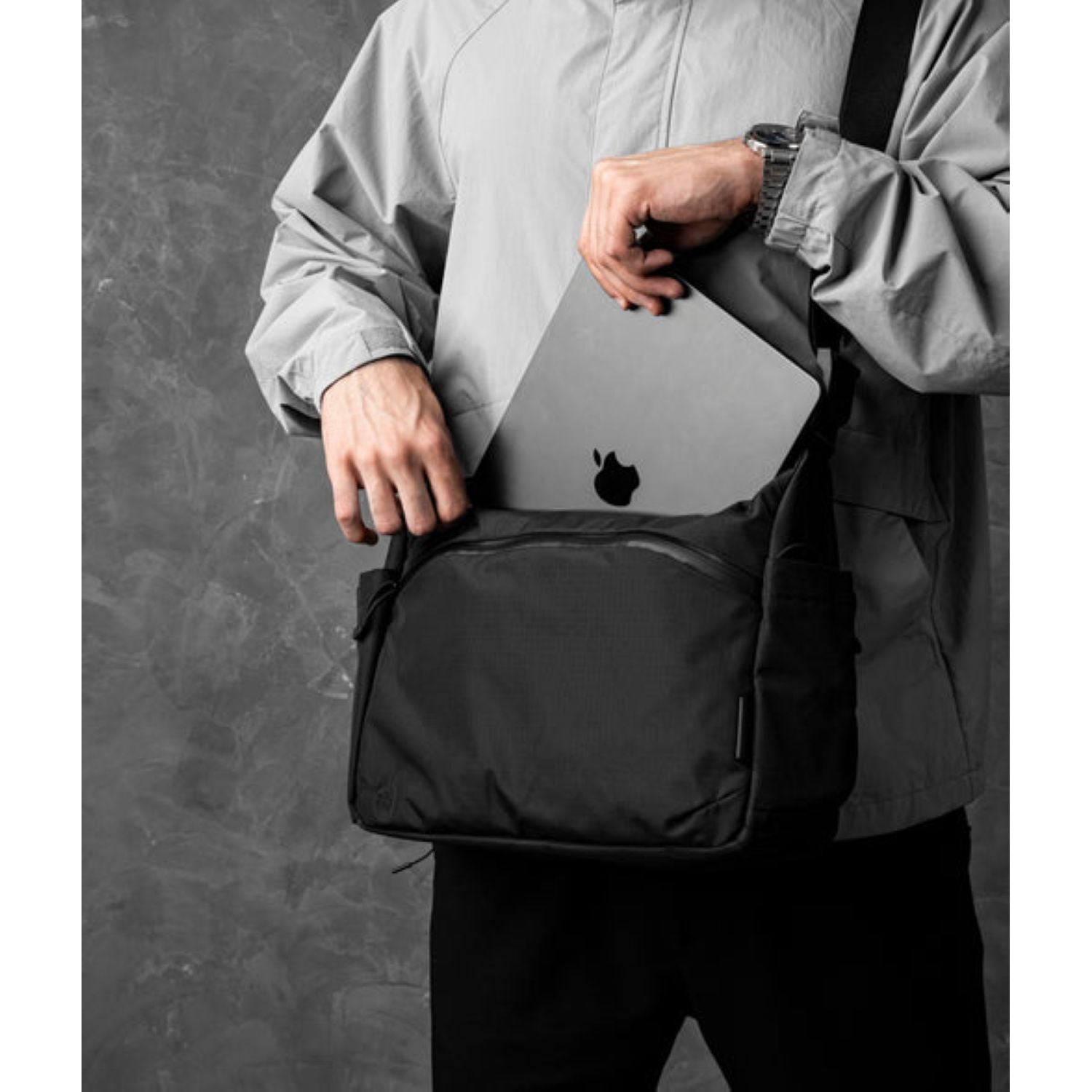 ALPAKA Flight Satchel Axoflux 210D (Black)