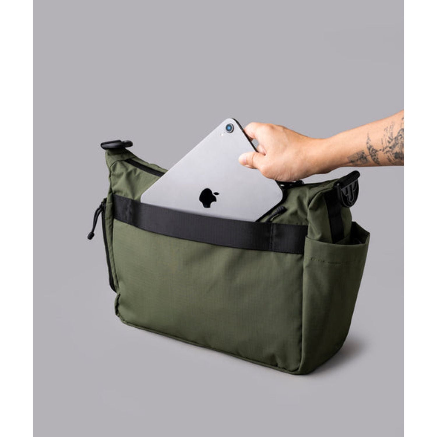 ALPAKA Flight Satchel Axoflux 210D (Green)