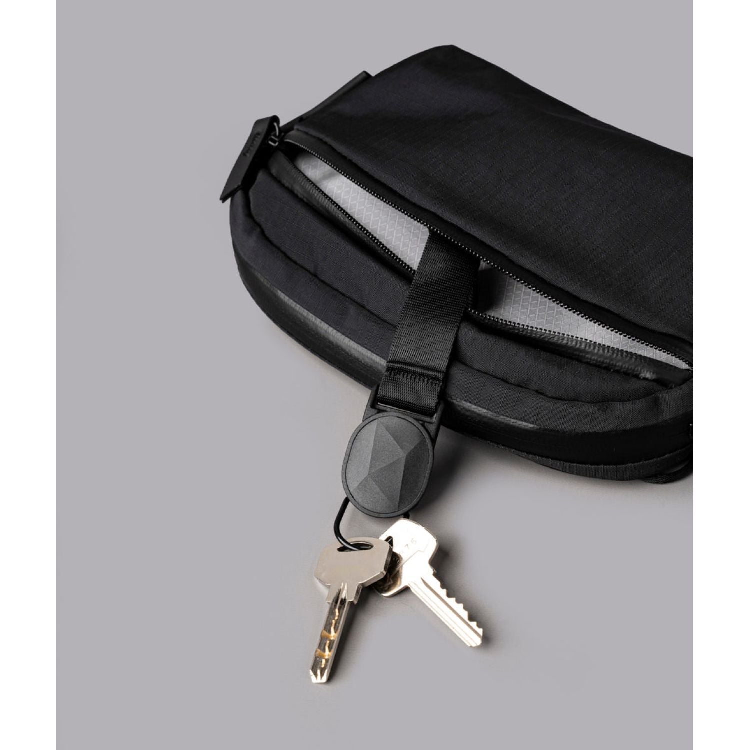 ALPAKA Flight Sling 1L Axoflux 210D (Black)