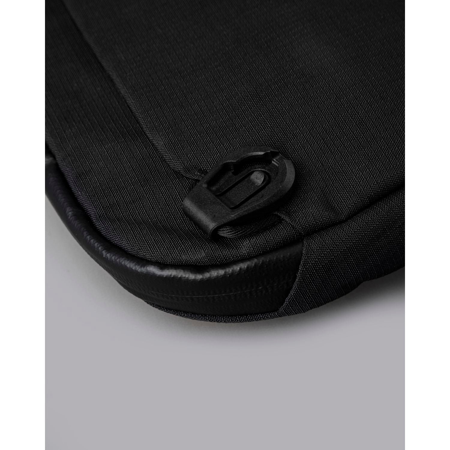 ALPAKA Flight Sling Axoflux 400D (Black)