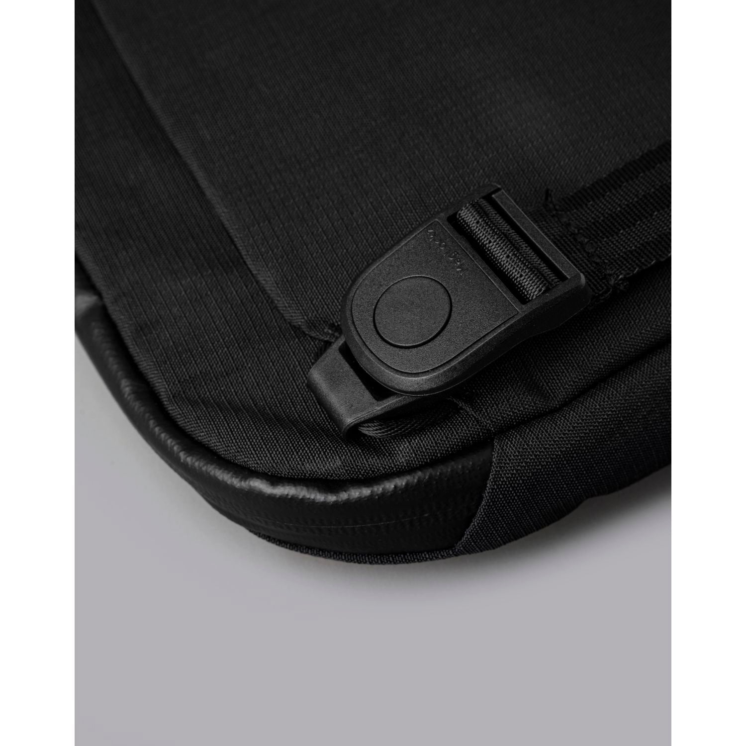 ALPAKA Flight Sling Axoflux 400D (Black)