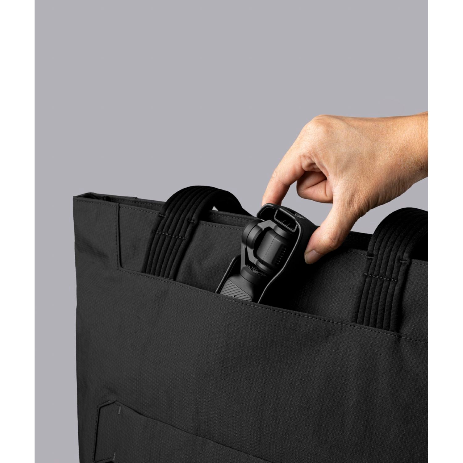 ALPAKA Flight Tote Bag (L) Axoflux 400D (Black)