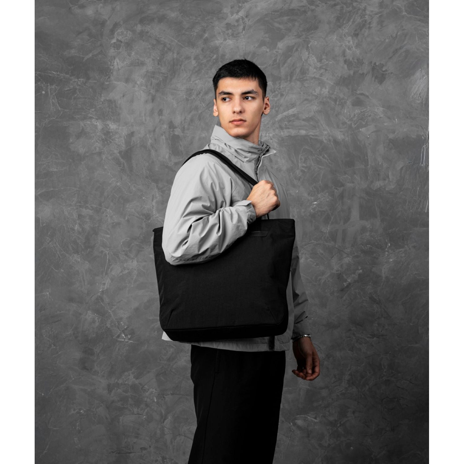 ALPAKA Flight Tote Bag (L) Axoflux 400D (Black)