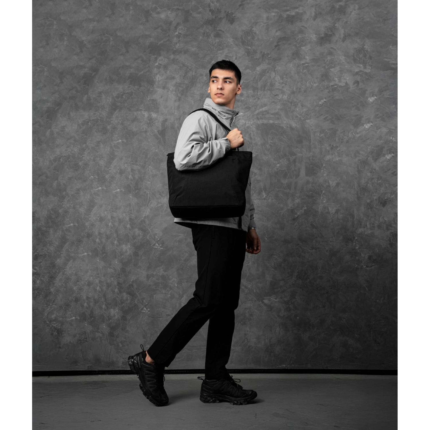 ALPAKA Flight Tote Bag (L) Axoflux 400D (Black)