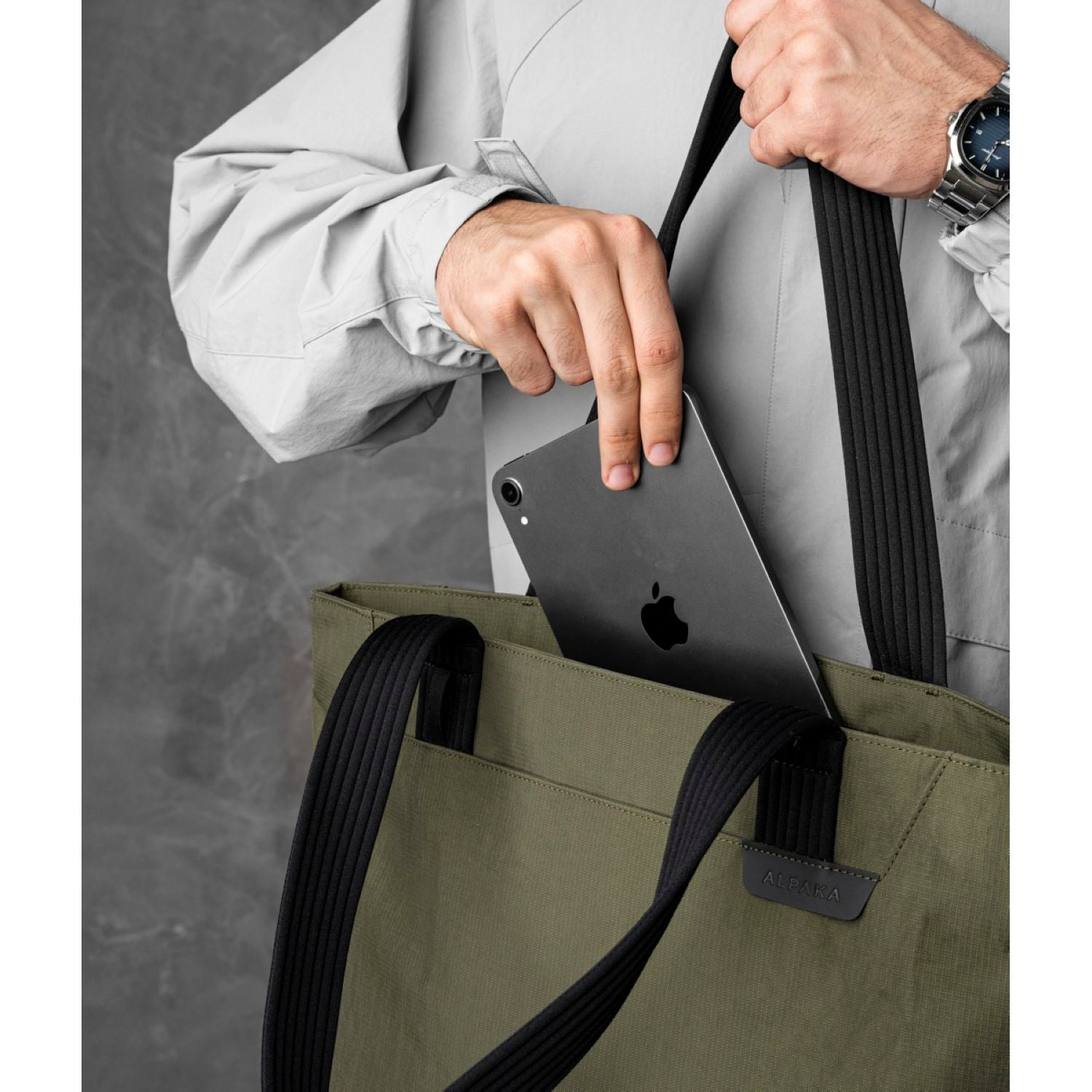 ALPAKA Flight Tote Bag (L) Axoflux 400D (Green)