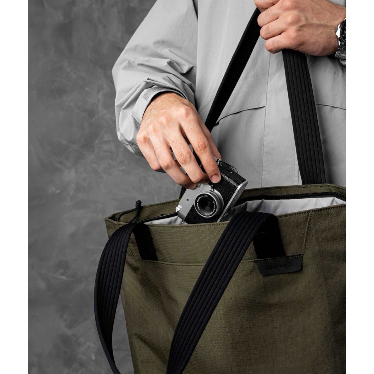 ALPAKA Flight Tote Bag (L) Axoflux 400D (Green)