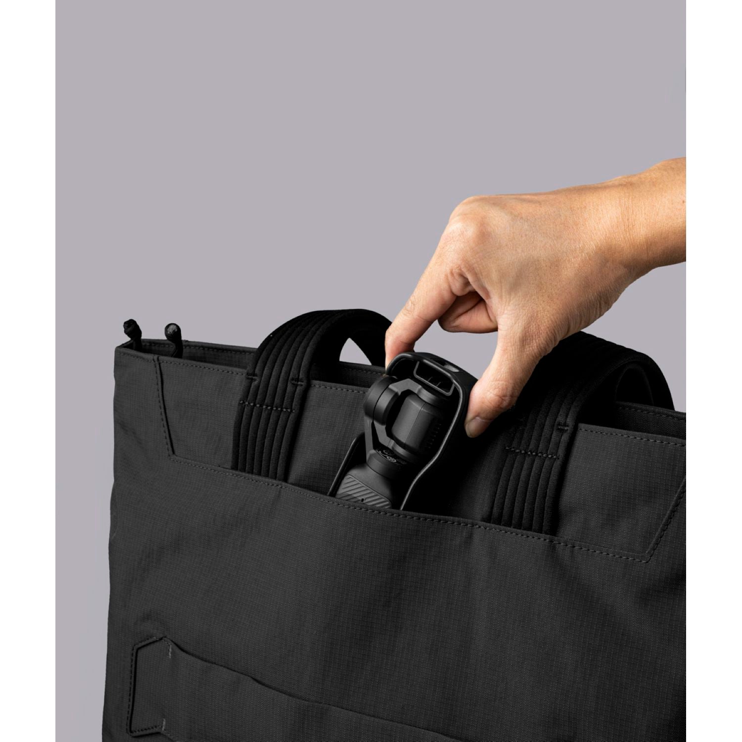 ALPAKA Flight Tote Bag (M) Axoflux 400D (Black)