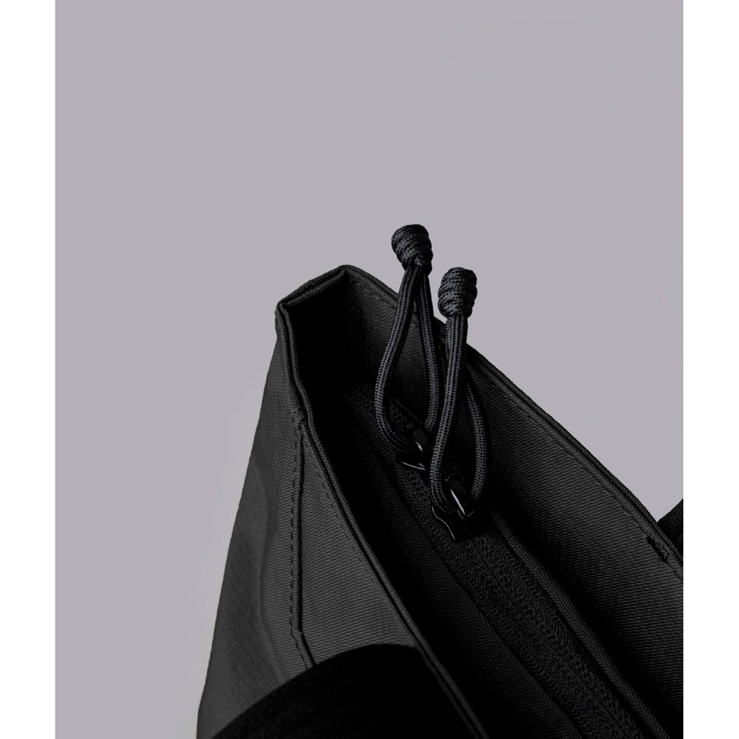 ALPAKA Flight Tote Bag (M) Axoflux 400D (Black)