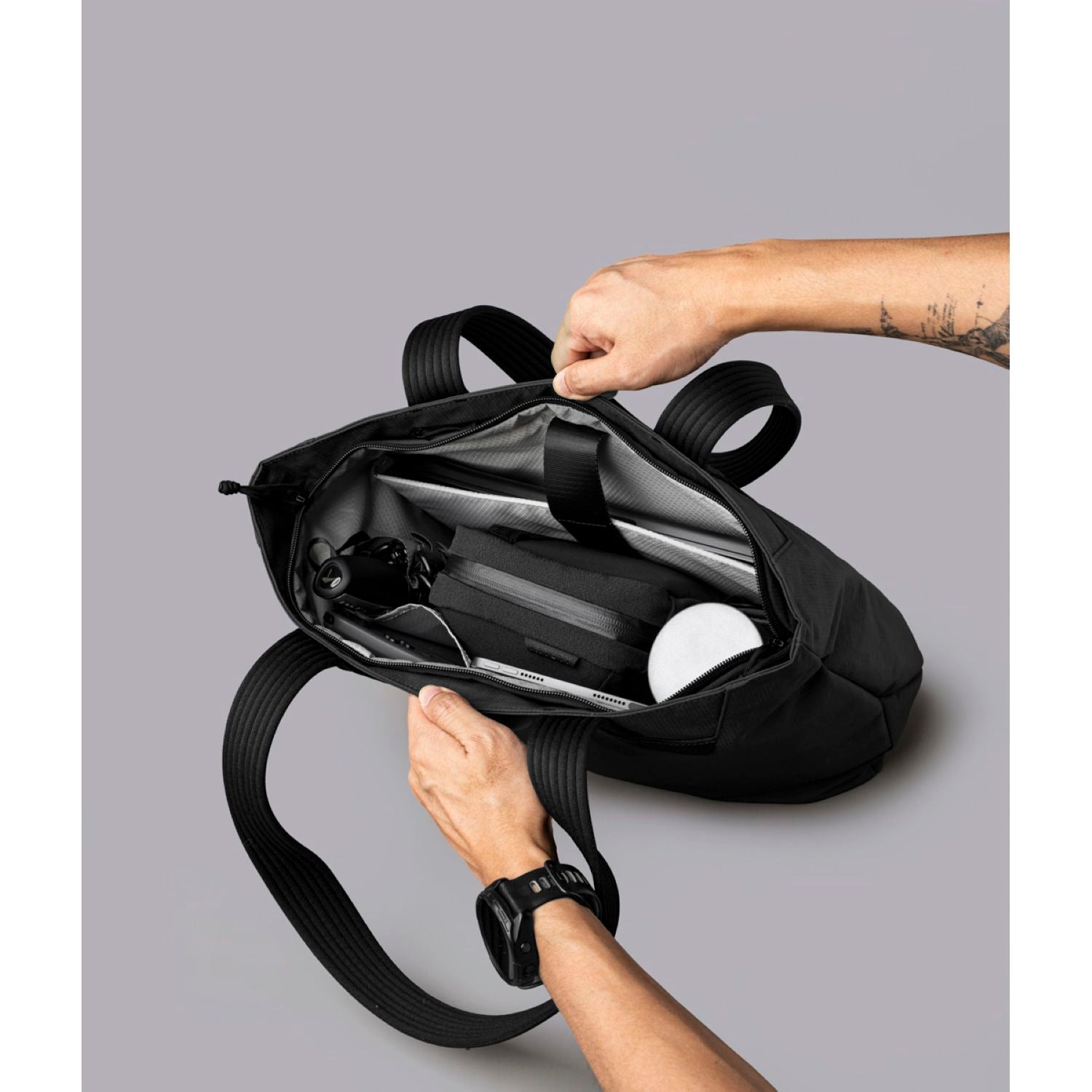 ALPAKA Flight Tote Bag (M) Axoflux 400D (Black)