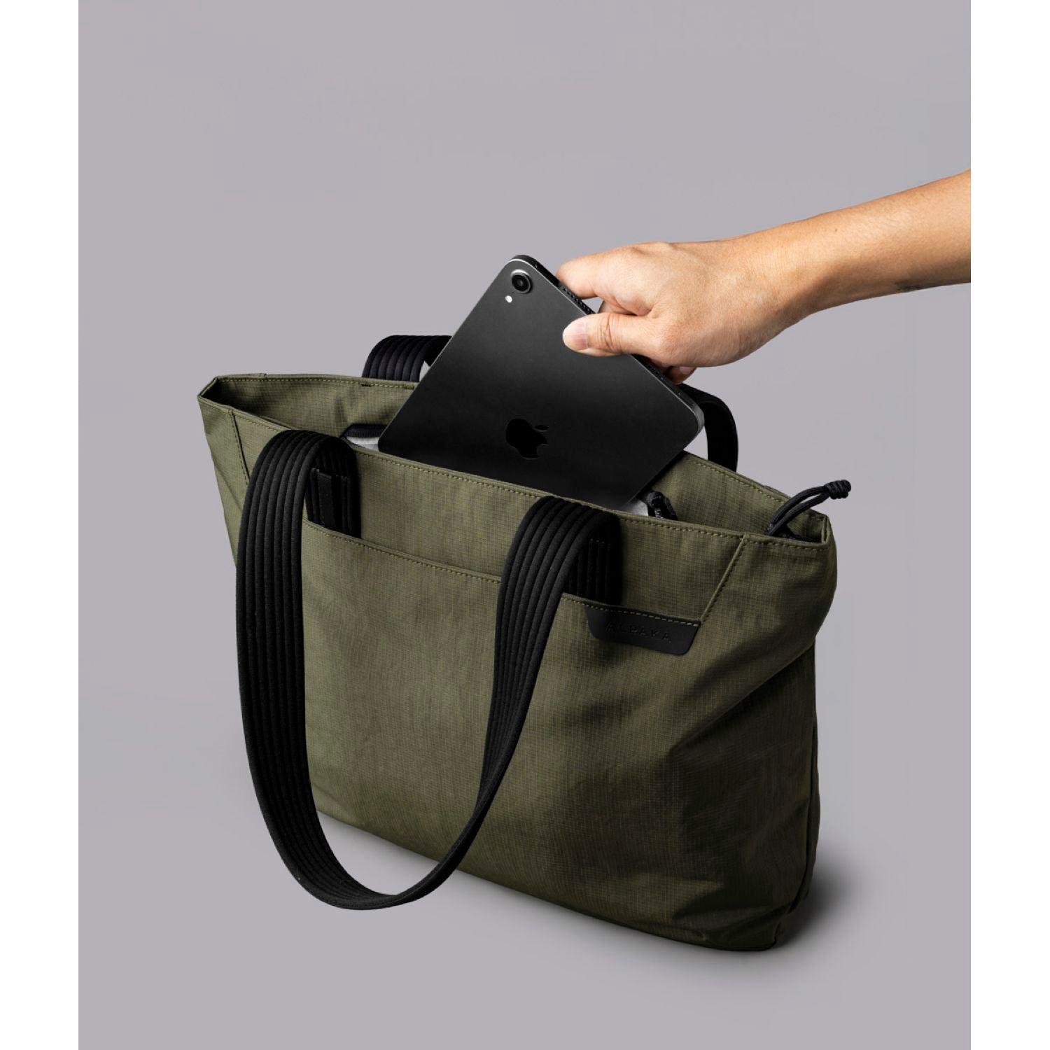 ALPAKA Flight Tote Bag (M) Axoflux 400D (Green)