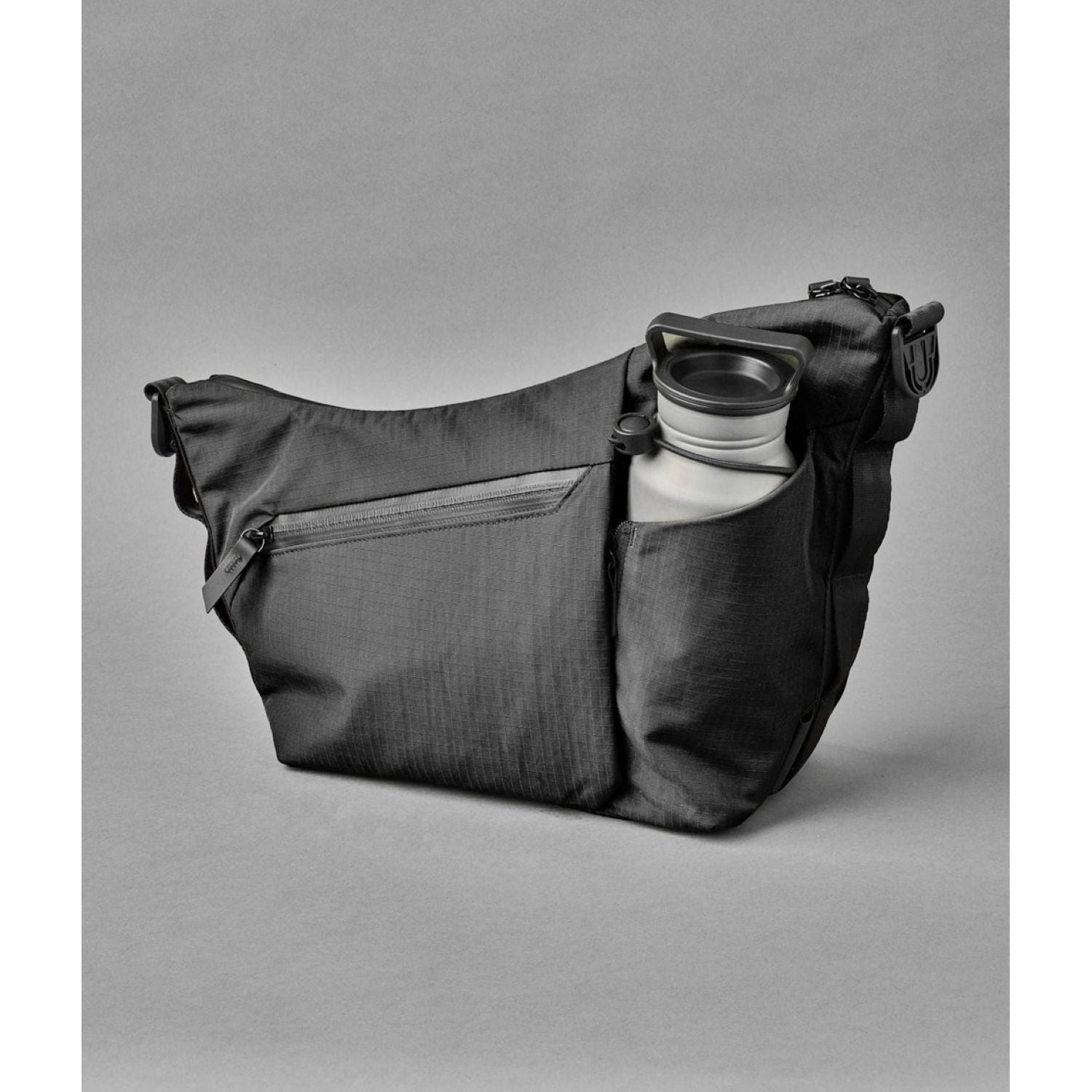 ALPAKA Flow Satchel Axoflux 210D (Black)