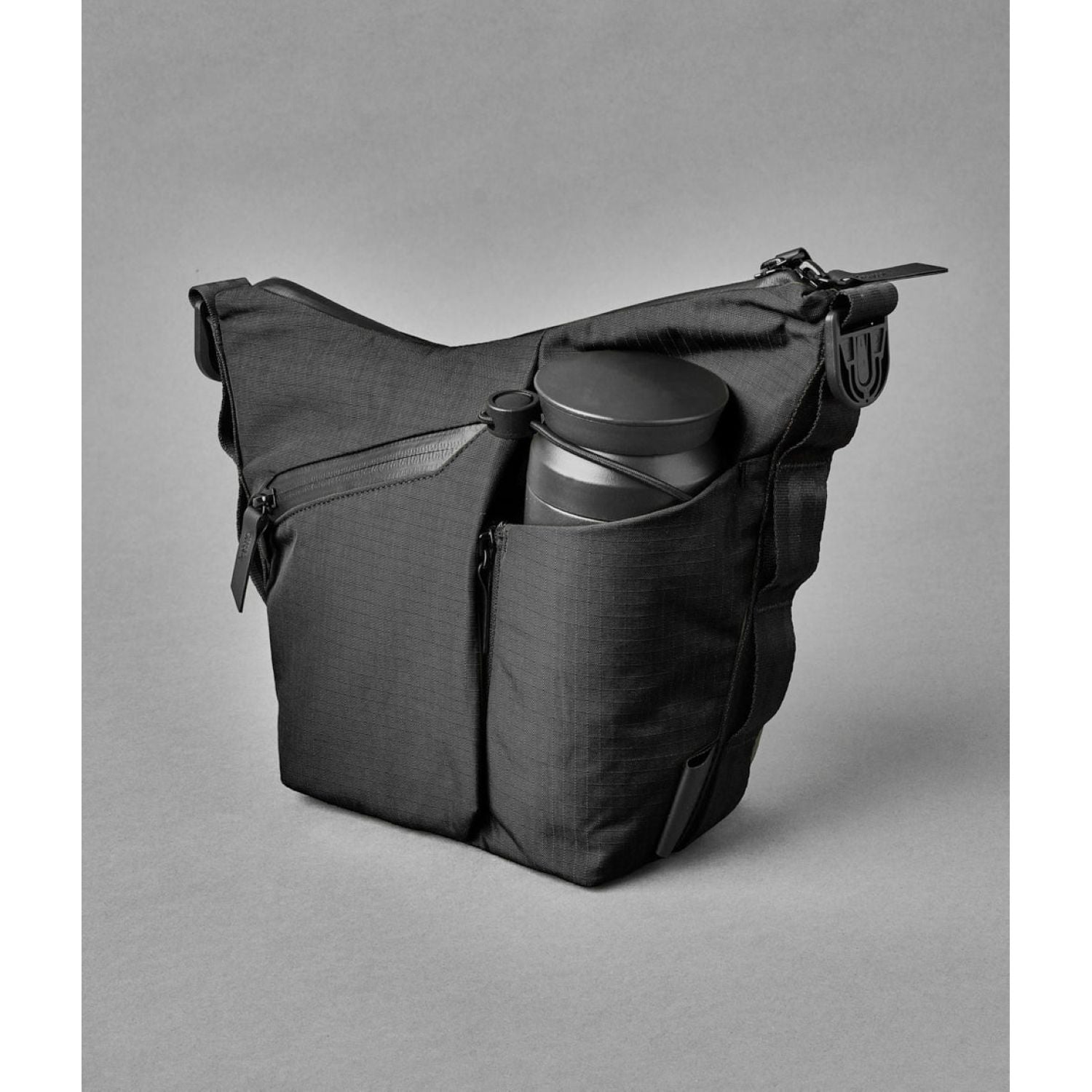 ALPAKA Flow Satchel Mini Axoflux 210D (Black)