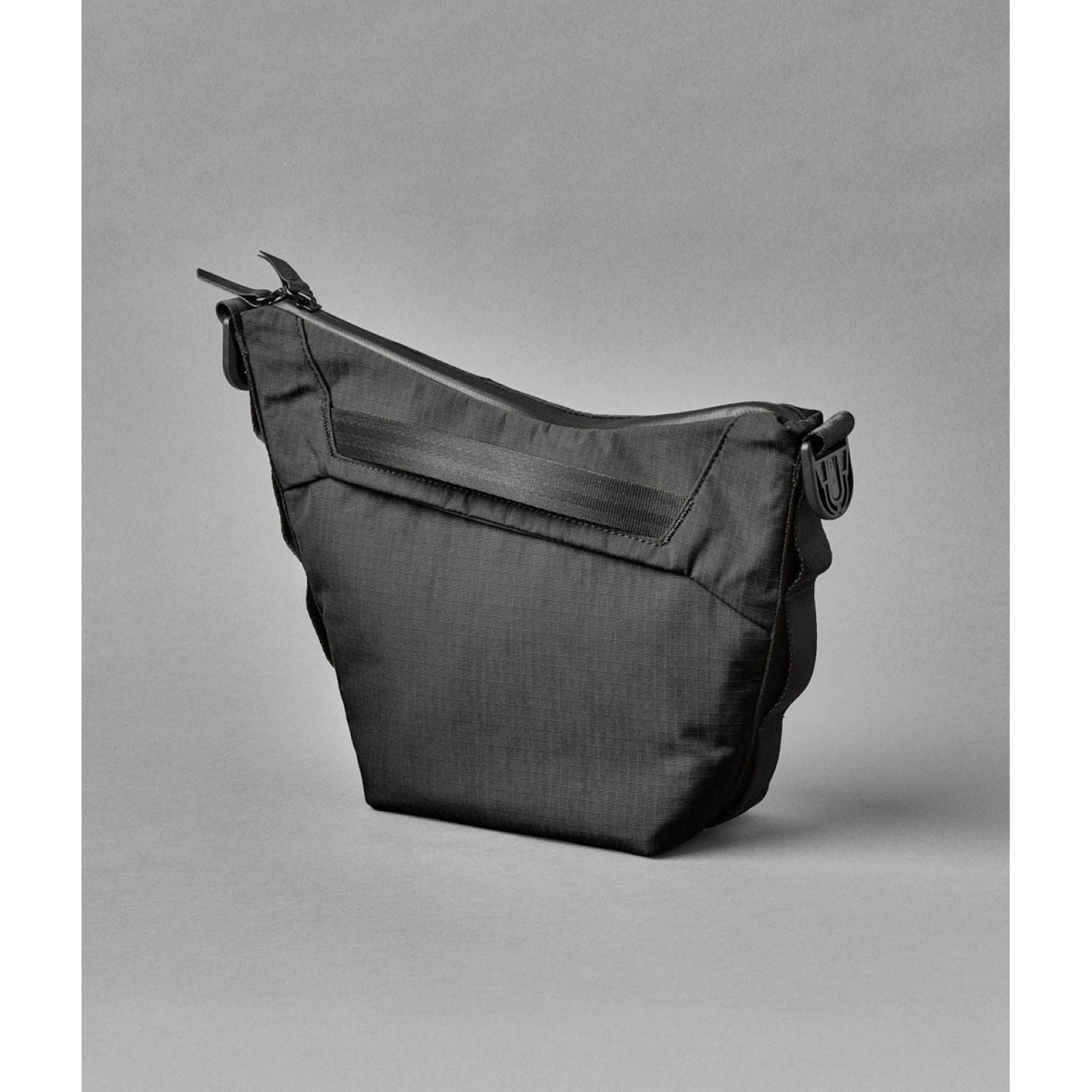 ALPAKA Flow Satchel Mini Axoflux 210D (Black)