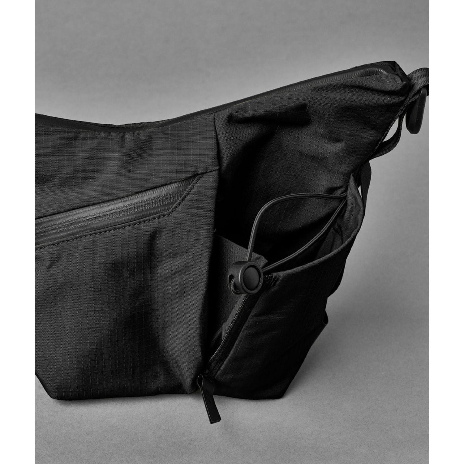 ALPAKA Flow Satchel Mini Axoflux 210D (Black)